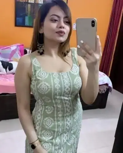 Call Girl in Mandawar